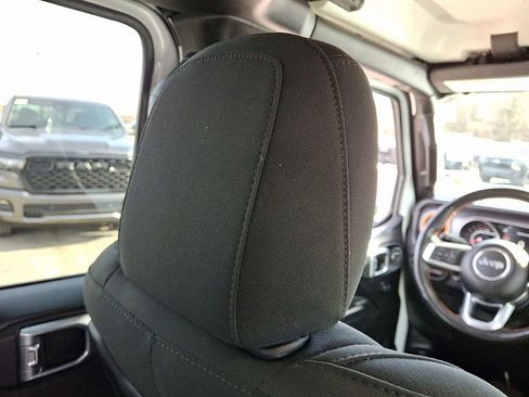 Certified 2021 Jeep Gladiator Mojave image 14