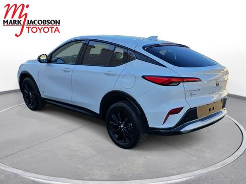 Used 2025 Buick Envista Sport Touring image 13