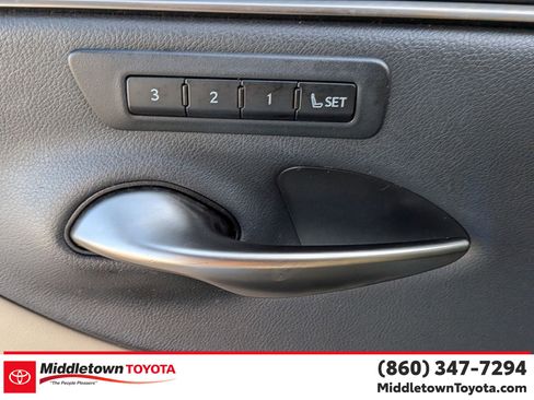 Used 2019 Lexus ES 350 w/ Premium Package image 11