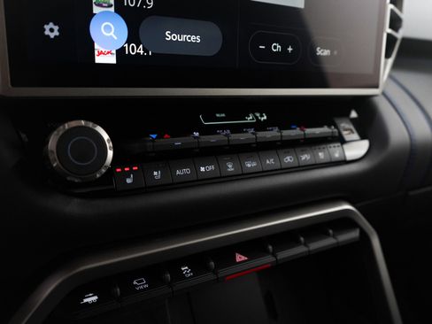 Used 2026 Toyota Sequoia Platinum image 20