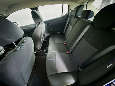 Used 2025 Nissan Leaf S image 25