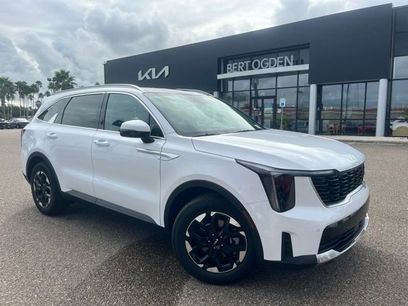 New 2026 Kia Sorento S w/ S Panoramic Sunroof Package