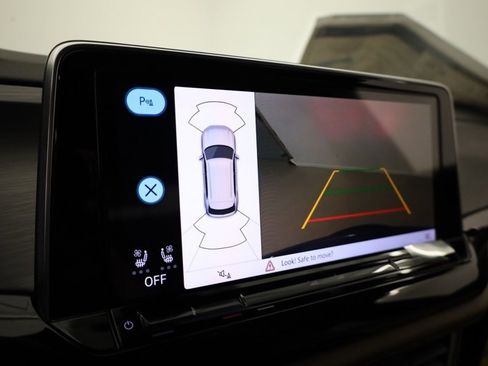 New 2026 Volkswagen Atlas Cross Sport SE image 19