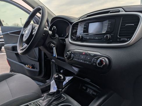Used 2016 Kia Sorento LX image 20
