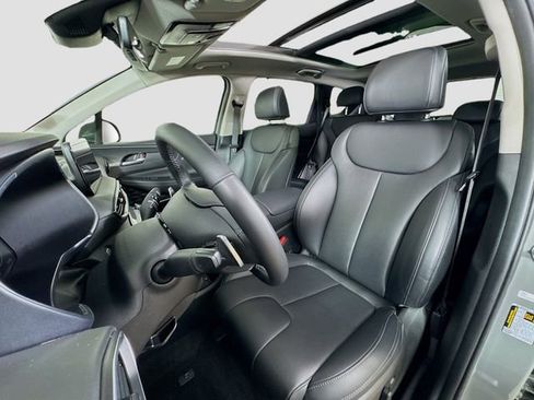 Used 2023 Hyundai Santa Fe SEL Premium w/ Cargo Package image 18