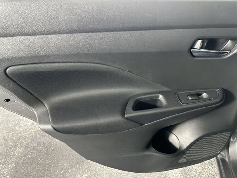 Used 2022 Nissan Versa SV w/ Trunk Package image 34