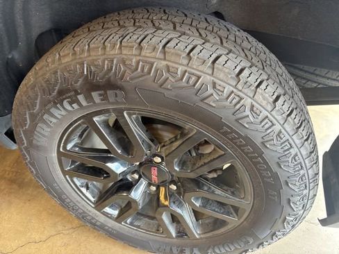 Used 2021 GMC Sierra 1500 Elevation RWD image 5