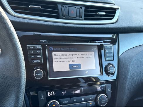 Used 2015 Nissan Rogue SV w/ SV Premium Package image 6