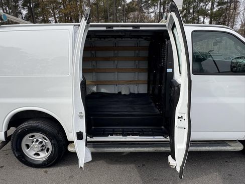 Used 2019 Chevrolet Express 2500 w/ Driver Convenience Package image 13