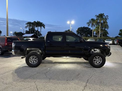 Used 2016 Toyota Tacoma SR5 w/ SR5 Appearance Package (SN) RWD image 4