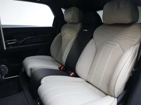 New 2025 Bentley Bentayga Extended Wheelbase image 24