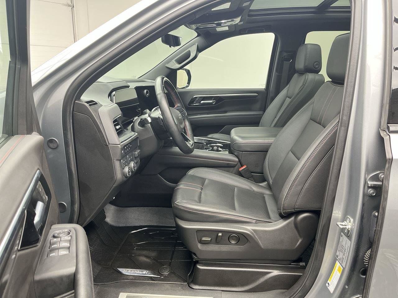 Certified 2025 Chevrolet Tahoe RST w/ Advanced Technology Package AWD/4WD image 3