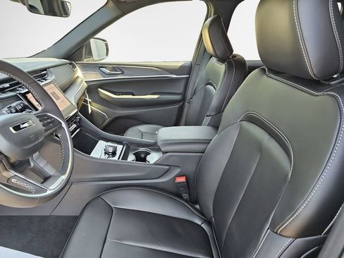New 2025 Jeep Grand Cherokee Limited w/ Black Appearance Package AWD/4WD image 32