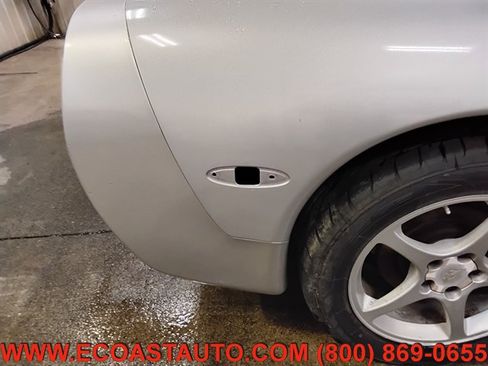 Used 2001 Chevrolet Corvette Coupe w/ Preferred Equipment Group2 RWD image 17