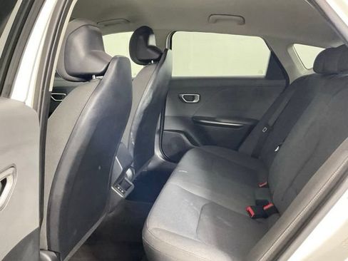 Used 2025 Kia K4 FWD image 12