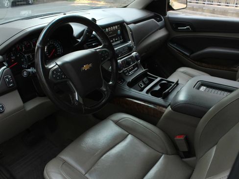 Used 2019 Chevrolet Suburban Premier AWD/4WD image 13