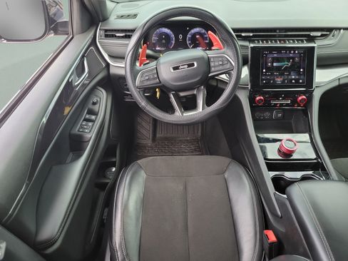 Used 2022 Jeep Grand Cherokee L Laredo RWD image 8