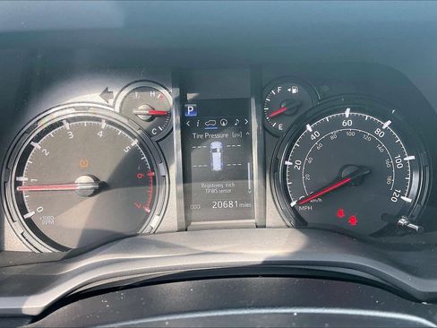 Used 2022 Toyota 4Runner SR5 Premium image 25