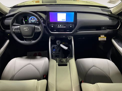 New 2026 Toyota Grand Highlander XLE FWD image 13