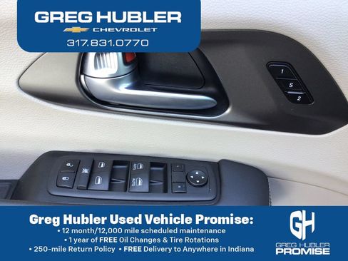 Used 2024 Chrysler Pacifica Touring-L FWD image 22