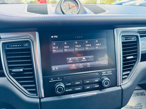 Used 2017 Porsche Macan S image 20