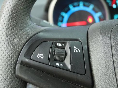 Used 2016 Chevrolet Cruze LT FWD image 16