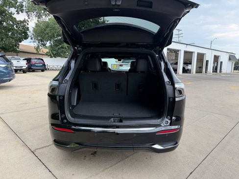 Used 2024 Buick Enclave Avenir w/ Avenir Technology Package AWD/4WD image 34