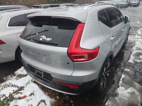 Used 2023 Volvo XC40 B5 Plus w/ Protection Package Premier image 3