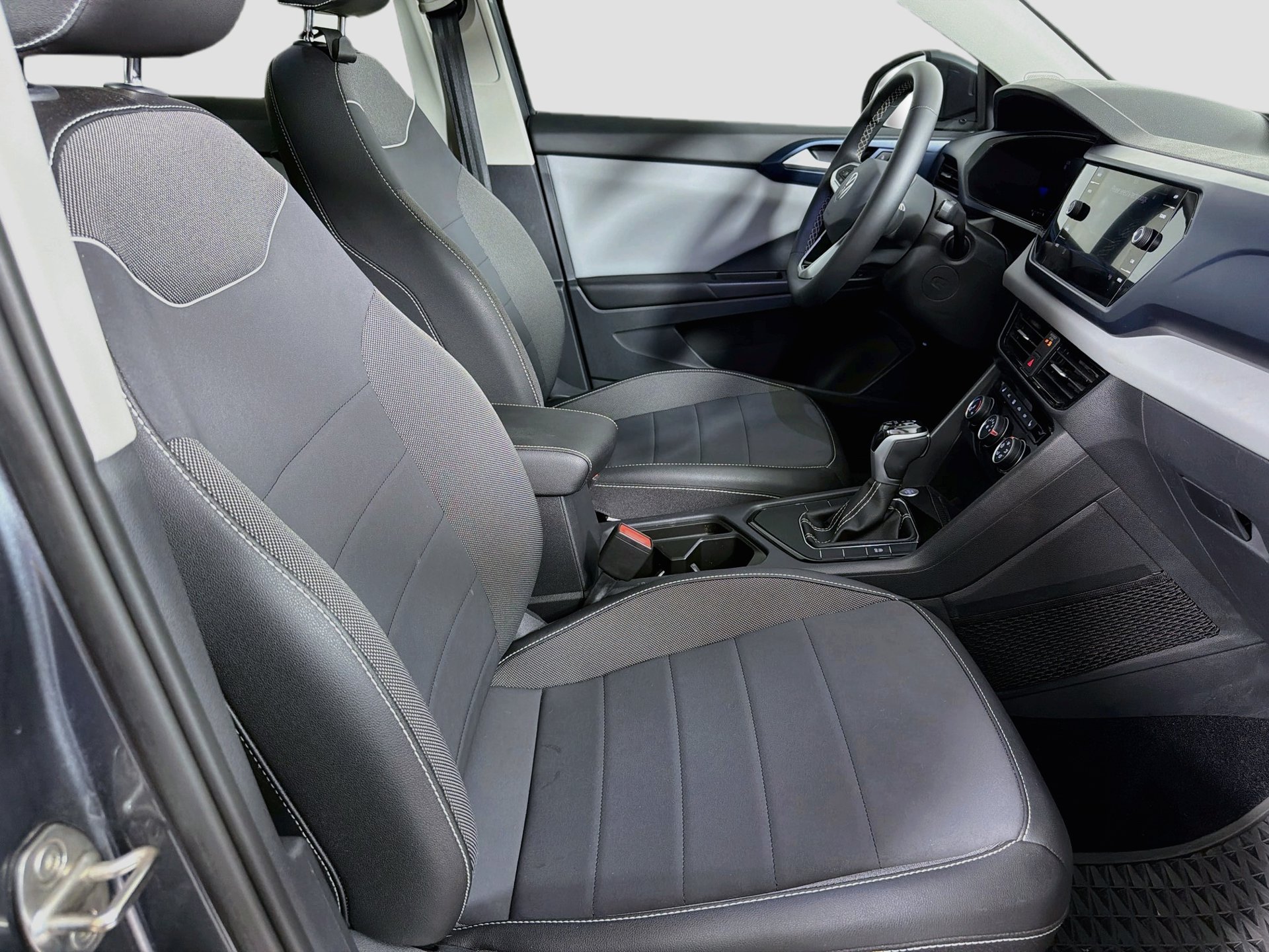 Certified 2023 Volkswagen Taos SE w/ Panoramic Sunroof Package FWD image 25