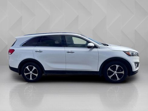 Used 2016 Kia Sorento EX w/ EX Touring Package image 4