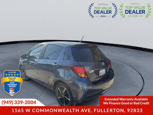Used 2017 Toyota Yaris SE w/ Carpet Mat Package FWD image 3