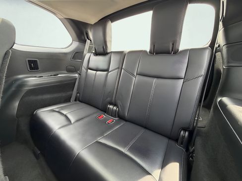 Used 2020 Nissan Pathfinder Platinum FWD image 21