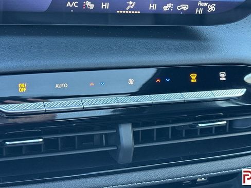 Certified 2025 Buick Enclave Avenir image 26