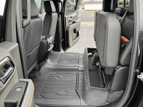 Used 2025 GMC Sierra 1500 AT4 w/ AT4 Preferred Package image 17