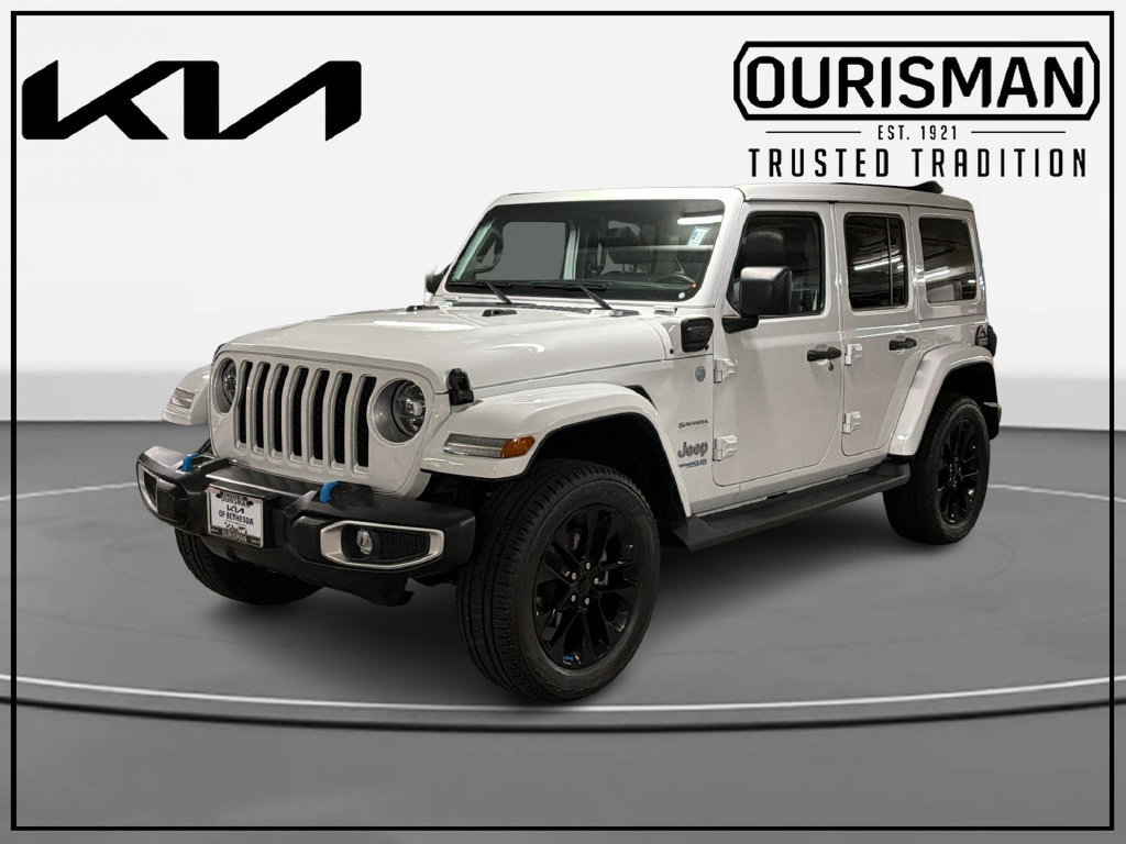 Used 2022 Jeep Wrangler Unlimited Sahara w/ Cold Weather Group AWD/4WD image 2