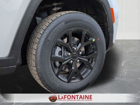 New 2026 Jeep Grand Cherokee Altitude image 34