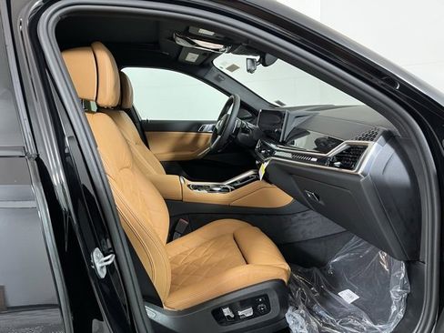New 2026 BMW X6 M60i w/ Climate Comfort Package image 22