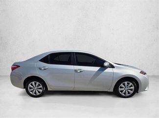 Used 2016 Toyota Corolla LE FWD video 4