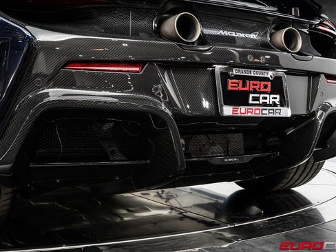 Used 2016 McLaren 675LT Spider image 30