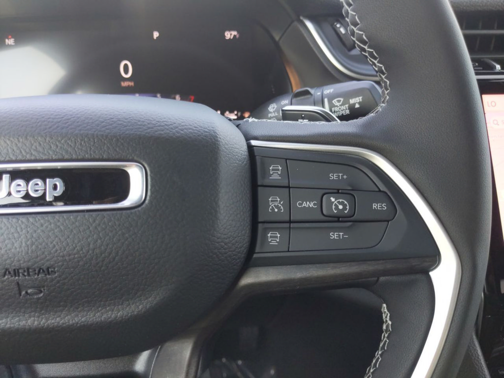 New 2025 Jeep Grand Cherokee Limited w/ Black Appearance Package RWD image 25