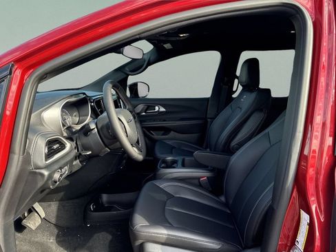 New 2026 Chrysler Pacifica Select w/ S Appearance Package FWD image 18
