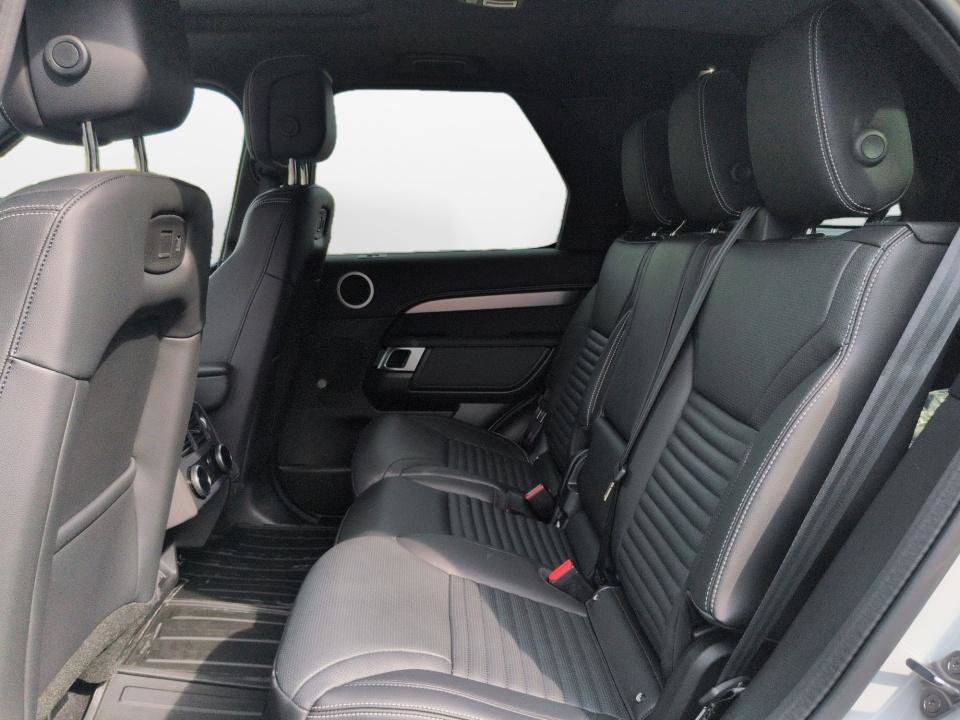 Certified 2025 Land Rover Discovery Dynamic SE AWD/4WD image 13