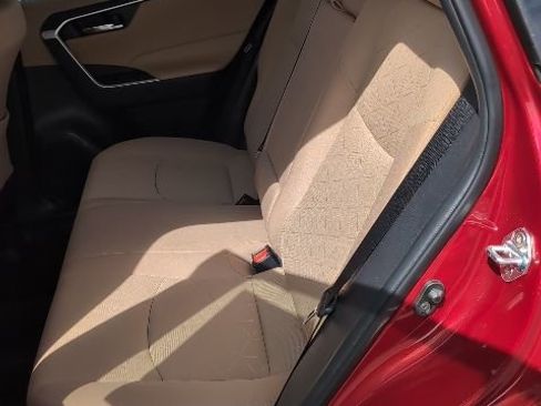 Used 2022 Toyota RAV4 XLE w/ Convenience Package image 10