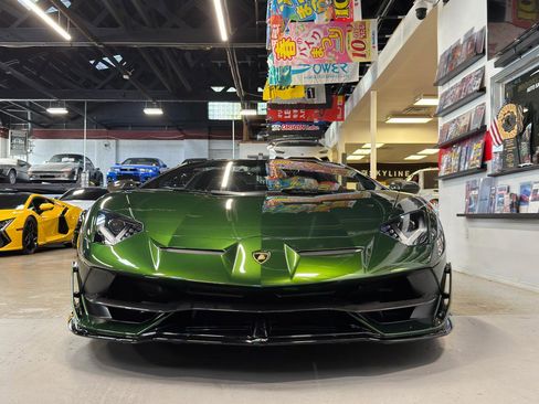 Used 2021 Lamborghini Aventador SVJ AWD/4WD image 2