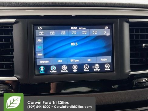 Used 2020 Chrysler Pacifica Touring-L FWD image 22
