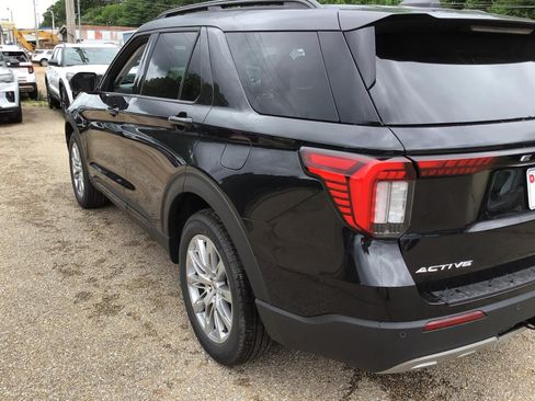 New 2026 Ford Explorer Active w/ Active Comfort Package AWD/4WD image 11