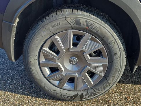 New 2026 Nissan Kicks S image 5