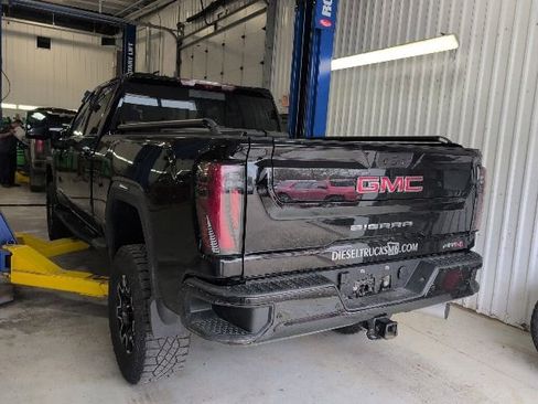 Used 2025 GMC Sierra 3500 AT4 w/ Technology Package AWD/4WD image 2