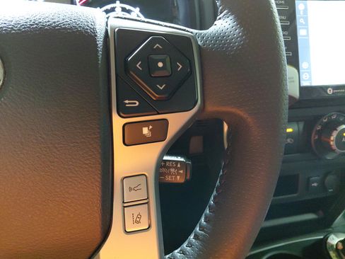 Used 2022 Toyota 4Runner SR5 Premium w/ Moonroof Package AWD/4WD image 37