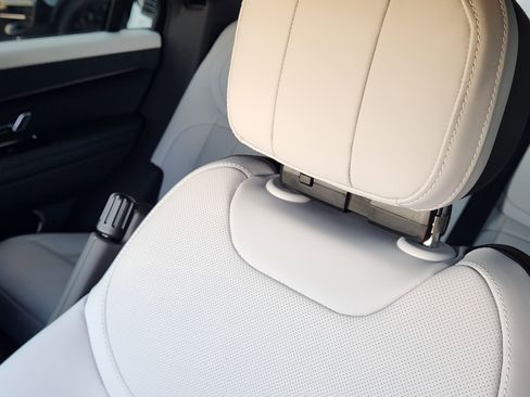 New 2026 Land Rover Range Rover Sport Dynamic SE image 14